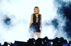 &lsquo;Feminist&rsquo; Taylor Swift bashed for absence in Women&rsquo;s March 