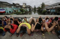Filipino mayor among 10 dead in clash with anti-drug police