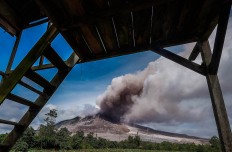 Sinabung erupts, poses risk of cold lava flood