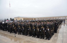 Turkey fires over 1,000 soldiers, detains university staff 