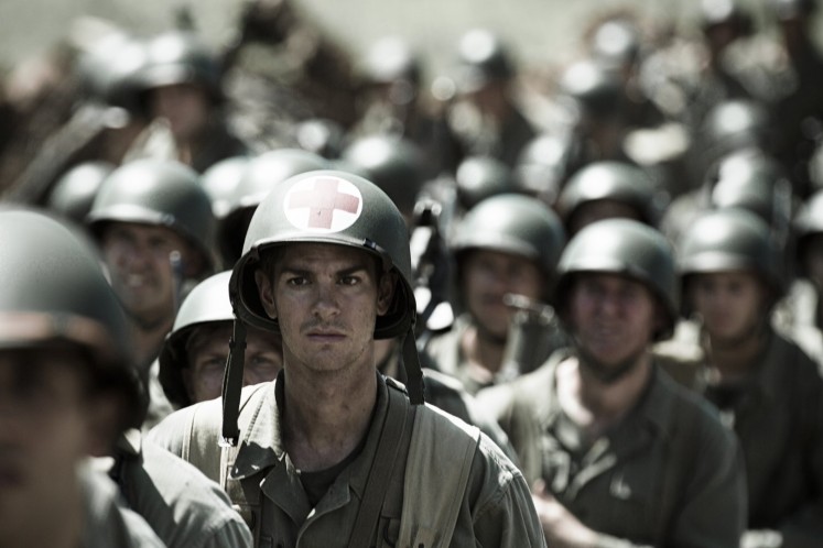 Review Gibson Returns With True Story Of Bravery In Hacksaw Ridge Entertainment The Jakarta Post