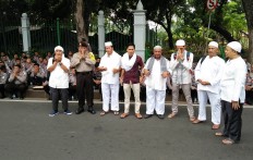 Police, protesters share tune ahead of rally