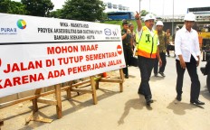 Jokowi skips chaotic rally to continue with work schedule