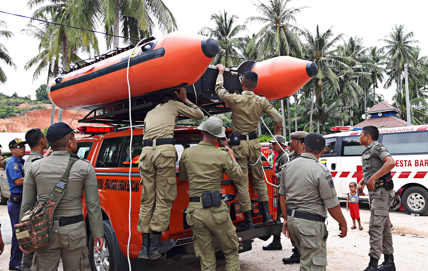 Rescue Team Ceases Search For Victims Of Boat Accident In Batam ...