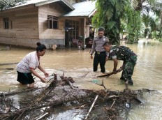 Rokan Hulu flood spreads, up to 2,000 houses inundated