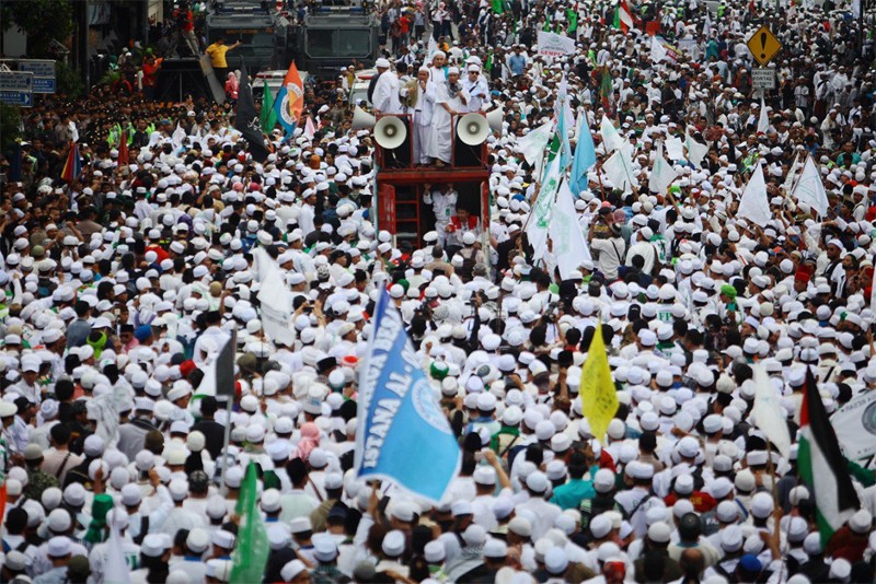 Does firebrand cleric have a place in Indonesian politics?
