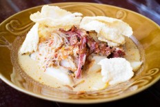 Breakfast in Tanjung Pandan's local favorite Kedai Mak Jannah