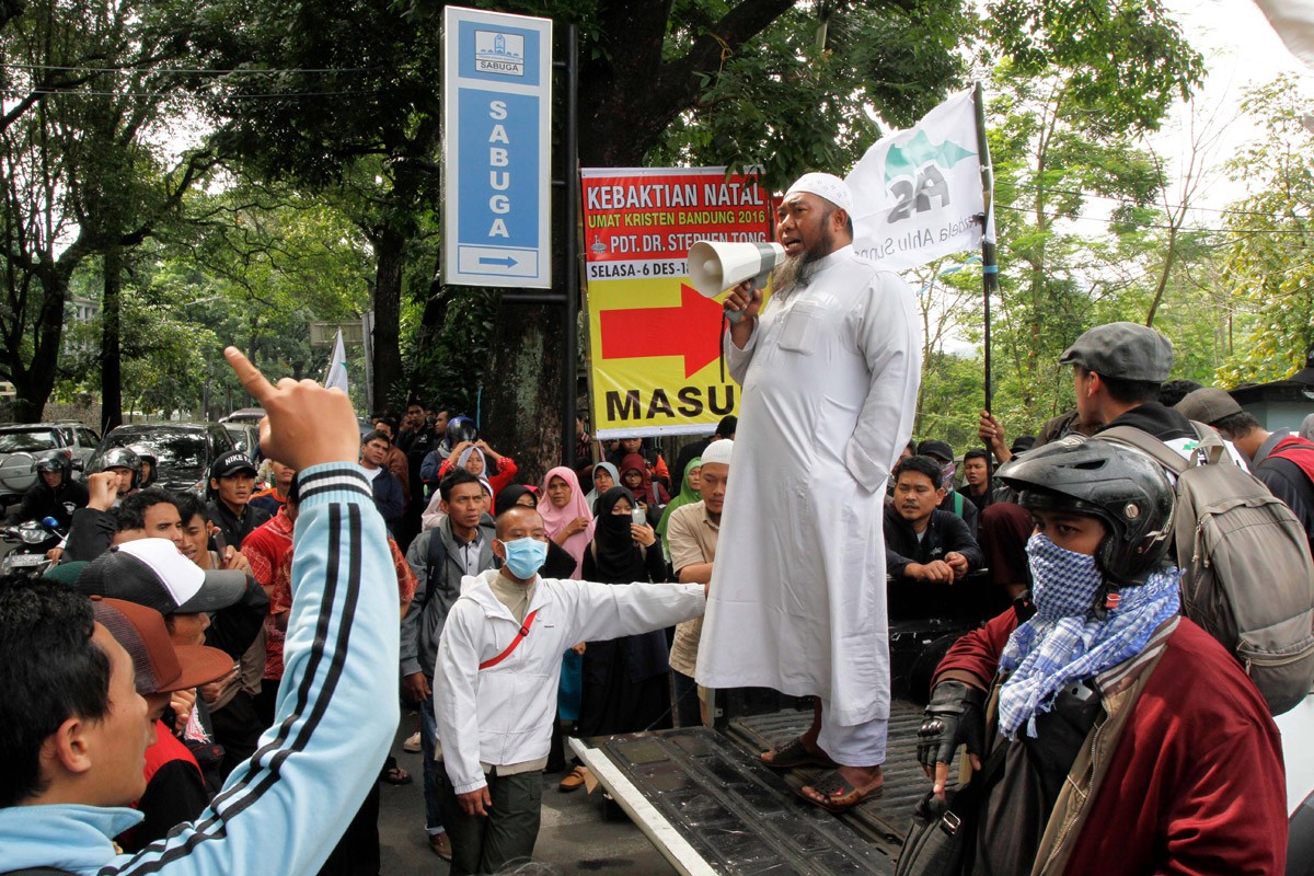  Christians  in Indonesia  refuse to give in to fear 