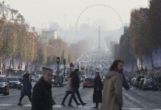 Parisians grapple with worst winter pollution in a decade 