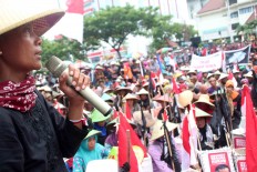 Cement giant aiming to criminalize Kendeng farmer Joko Prianto, say supporters