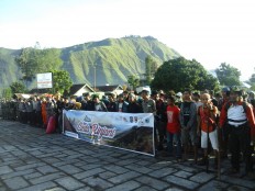 Environmental group aims to plant two million trees on Mount Rinjani