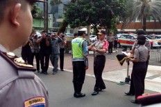 Cop gets award after attack from motorist