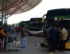 Govt blames Jakarta administration for reemergence of illegal bus terminals 
