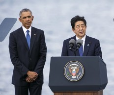 Japan's Abe offers 'everlasting condolences' at Pearl Harbor 