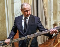 Russia, brushing off Obama, looks to friendlier Donald Trump