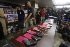 Five men in veils burglarize South Tangerang school