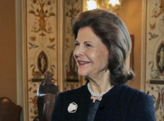 Friendly ghosts haunt Swedish royal palace, queen says