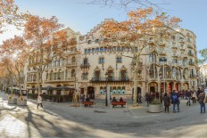 A stroll with Gaudi through the city of Barcelona
