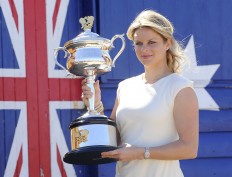 Clijsters, Roddick joining International Tennis Hall of Fame 