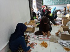 Distribution of election logistics in Kalimantan prioritized remote districts