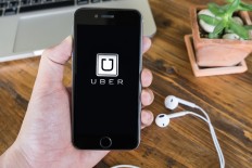 Uber CEO challenged for Trump connection after immigrant ban