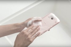 Kyocera's latest smartphone is washable, can be operated with wet hands