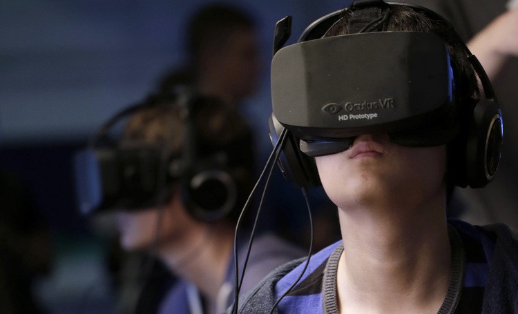 Visitors try out gear at the Eurogamer Expo 2013 For Gamers. Bekraf Game Prime 2019 will also provide a special area for visitors to get a taste of augmented reality- and virtual reality-based games.