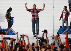 Ahok returns to City Hall this weekend