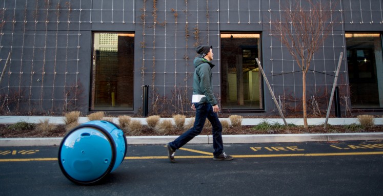 Piaggio Gita, a robotic personal helper