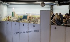 Wall goes up around America at miniature world in Germany