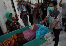 Sragen woman who has severe body stiffness to get special bed