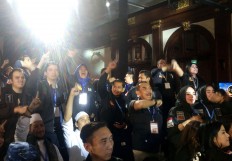 Supporters get lively during commercial break