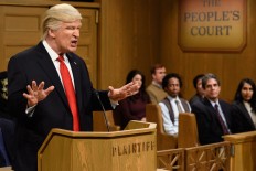 Host Alec Baldwin, 'SNL' cast skewer Trump White House 