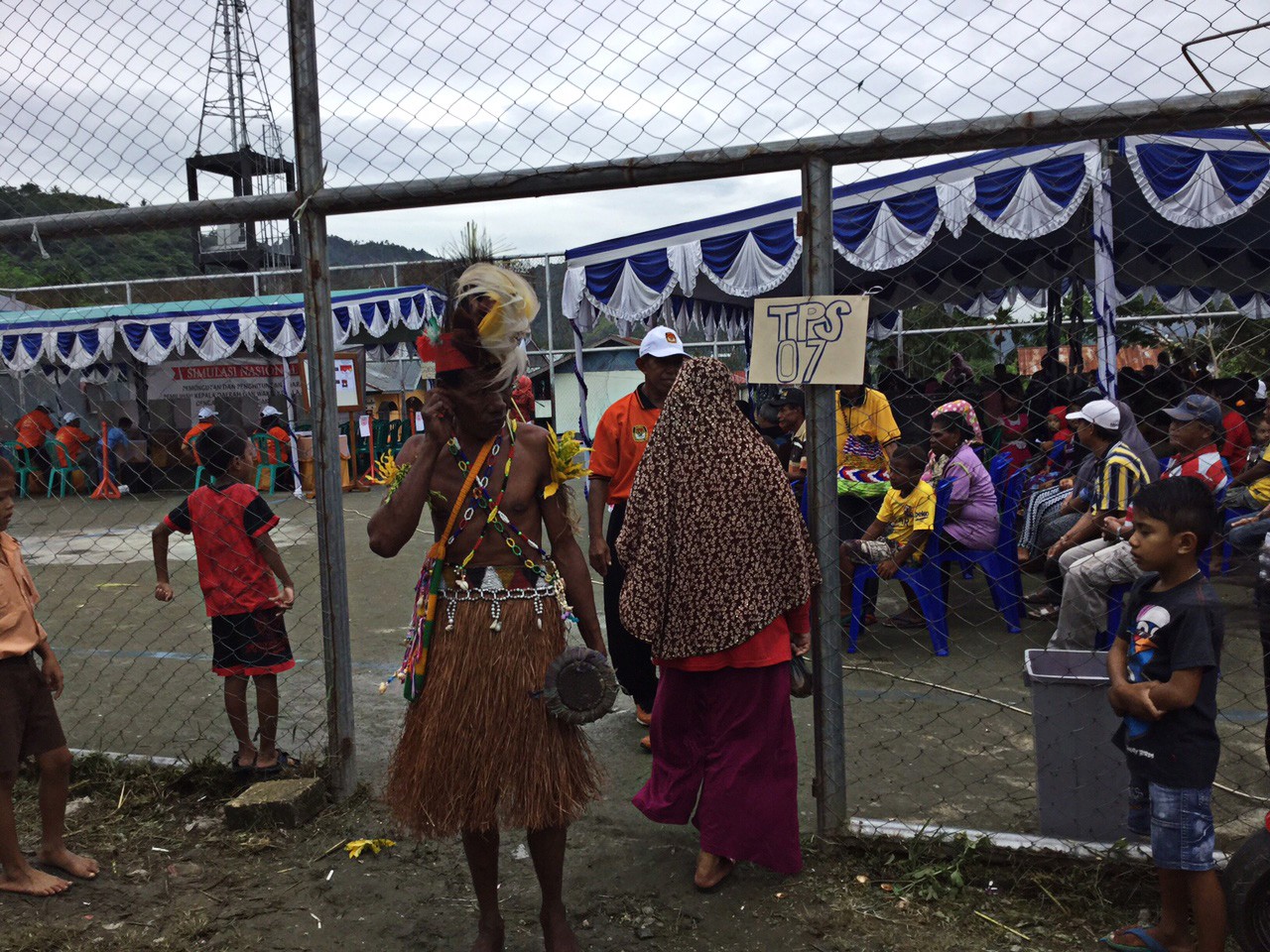  Papua  residents preserve  noken   system  Politics The 