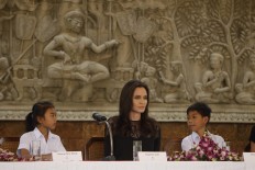 Angelina Jolie in Cambodia for premiere of her new film 