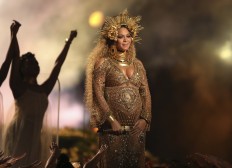 Beyonce out of Coachella; will perform in 2018