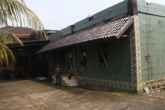 Ahmadis question Depok administration's decision to seal mosque