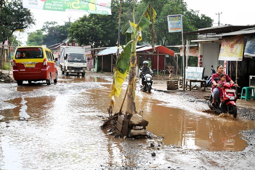 Overloaded vehicles and corruption are 'main reasons' for Indonesia's ...