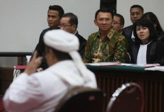 Ex-running mate defends Ahok in hearing