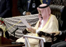 King Salman gives 2-minute speech at House