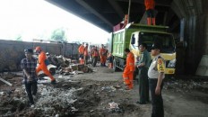 Semi-permanent buildings demolished for RPTRA in North Jakarta