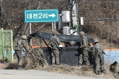 Missile tests add pressure on Trump over North Korea 