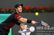 No. 1 Murray stunned by Canada's Pospisil at Indian Wells