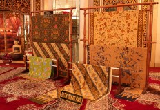 Indonesian batik heritage on display in Surakarta batik museum