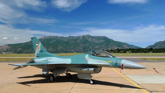 Indonesian Air Force to fly jet fighters to wake people for 'sahur'