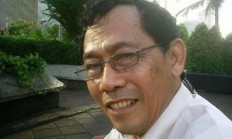 Anti-Jokowi activist Sri Bintang Pamungkas temporarily released on health concerns
