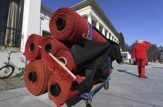 US to confront trade partners at global finance meeting 