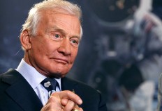 Astronaut Buzz Aldrin stars in virtual reality film about Mars