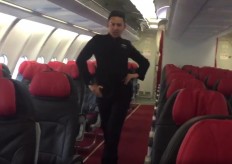 Watch AirAsia flight attendant nail Britney Spears&rsquo; &lsquo;Toxic&rsquo; video