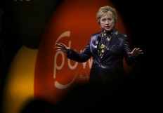 Clinton jabs Trump in first major post-election speech 